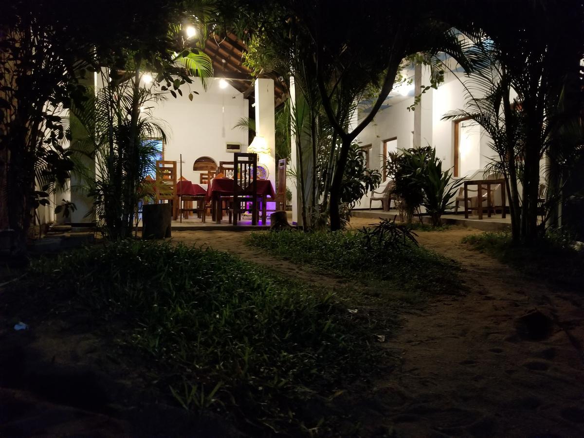 Utopia Arugambay Arugam Bay Exterior photo