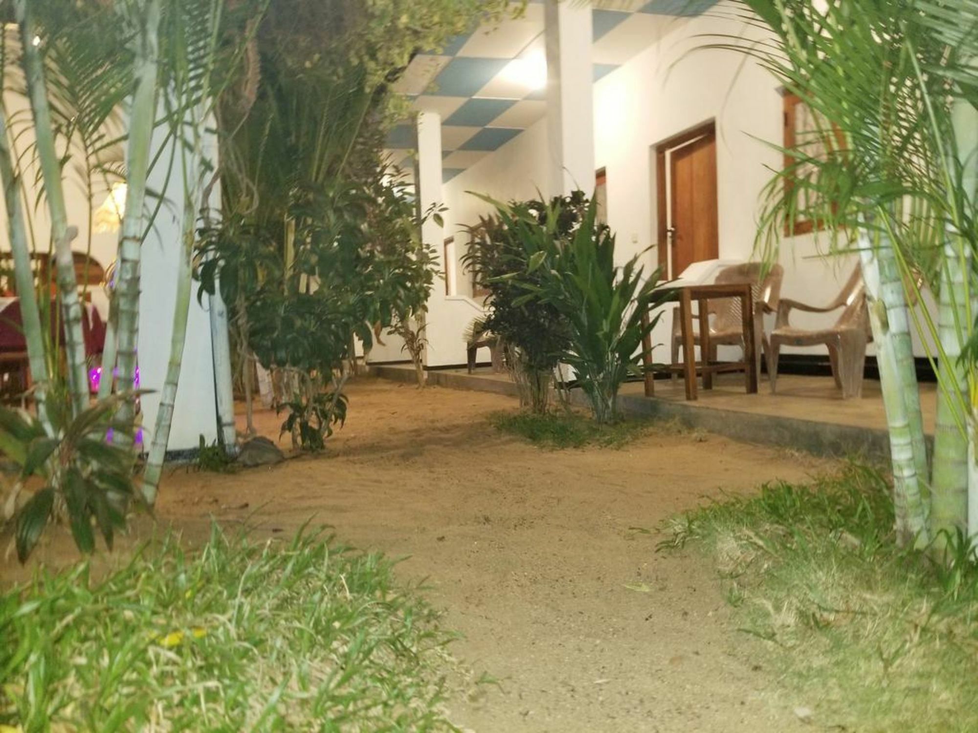 Utopia Arugambay Arugam Bay Exterior photo